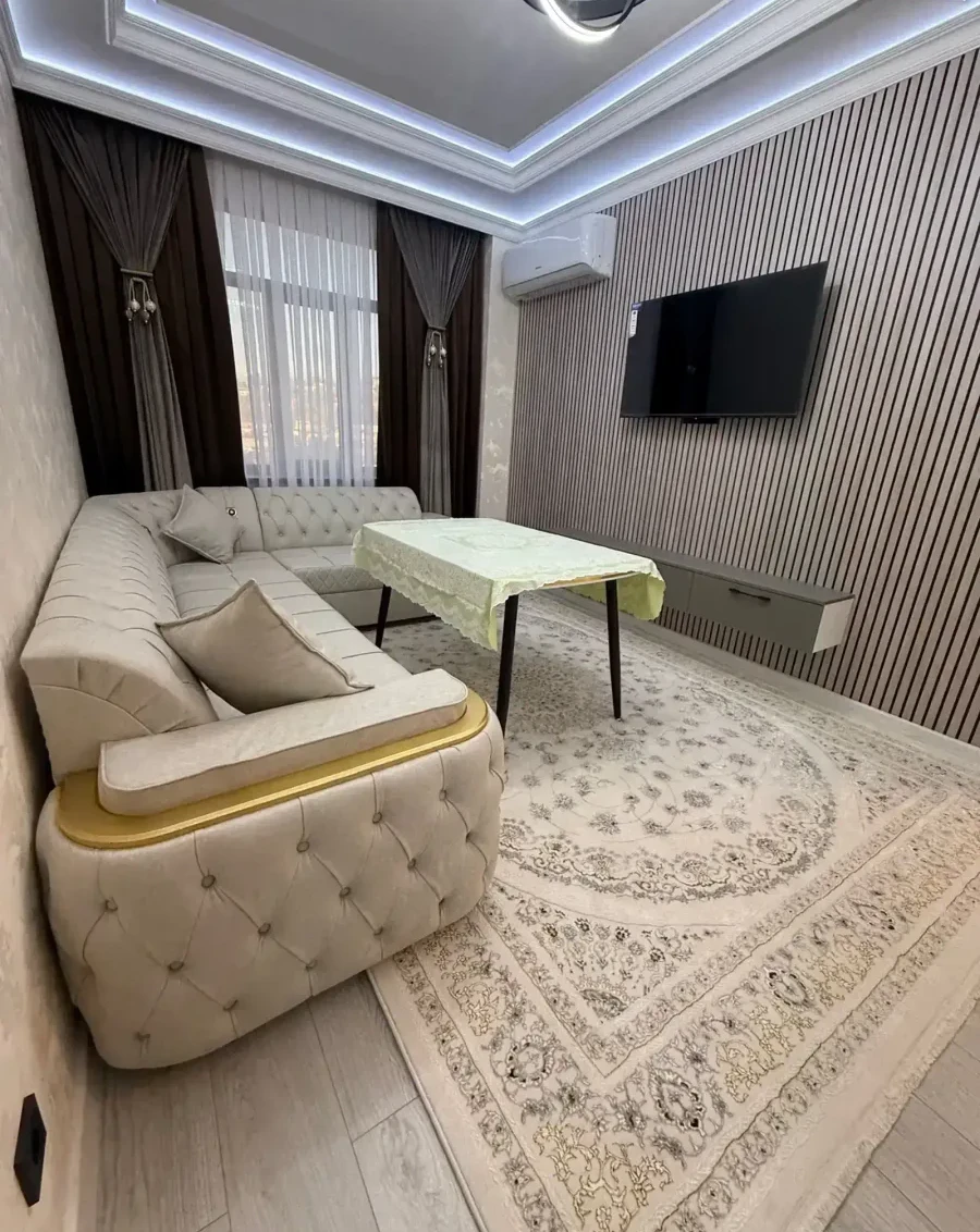 Манзили 2-ҳуҷрагӣ, ошёнаи 8, 65м², гардиши фурудгоҳ